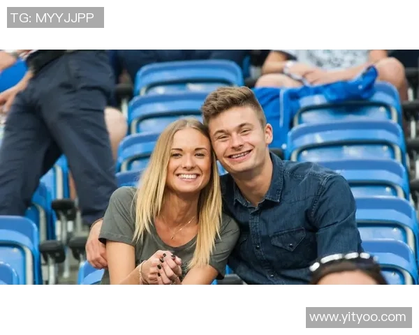 欧美足球明星情侣甜蜜瞬间大集合展现爱情与激情的完美结合