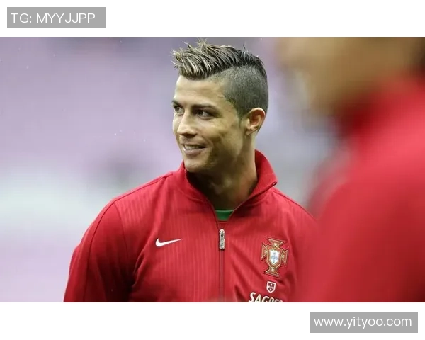 足球明星颜值壁纸精选让你领略球场魅力与帅气风采的视觉盛宴